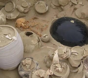 سنگ سیاه داخل قبر گبری چه مفهومی دارد